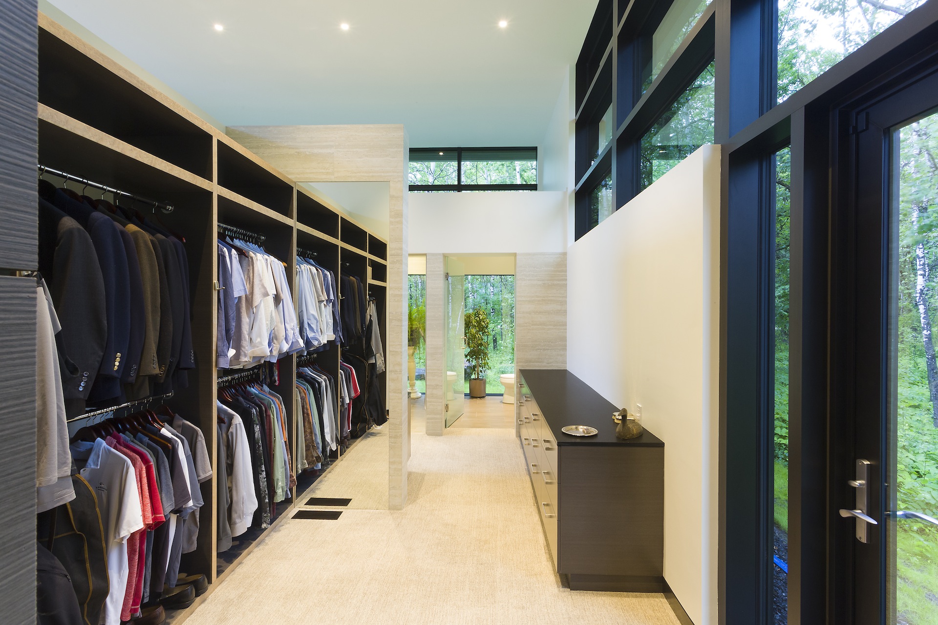 modern-walk-in-closets